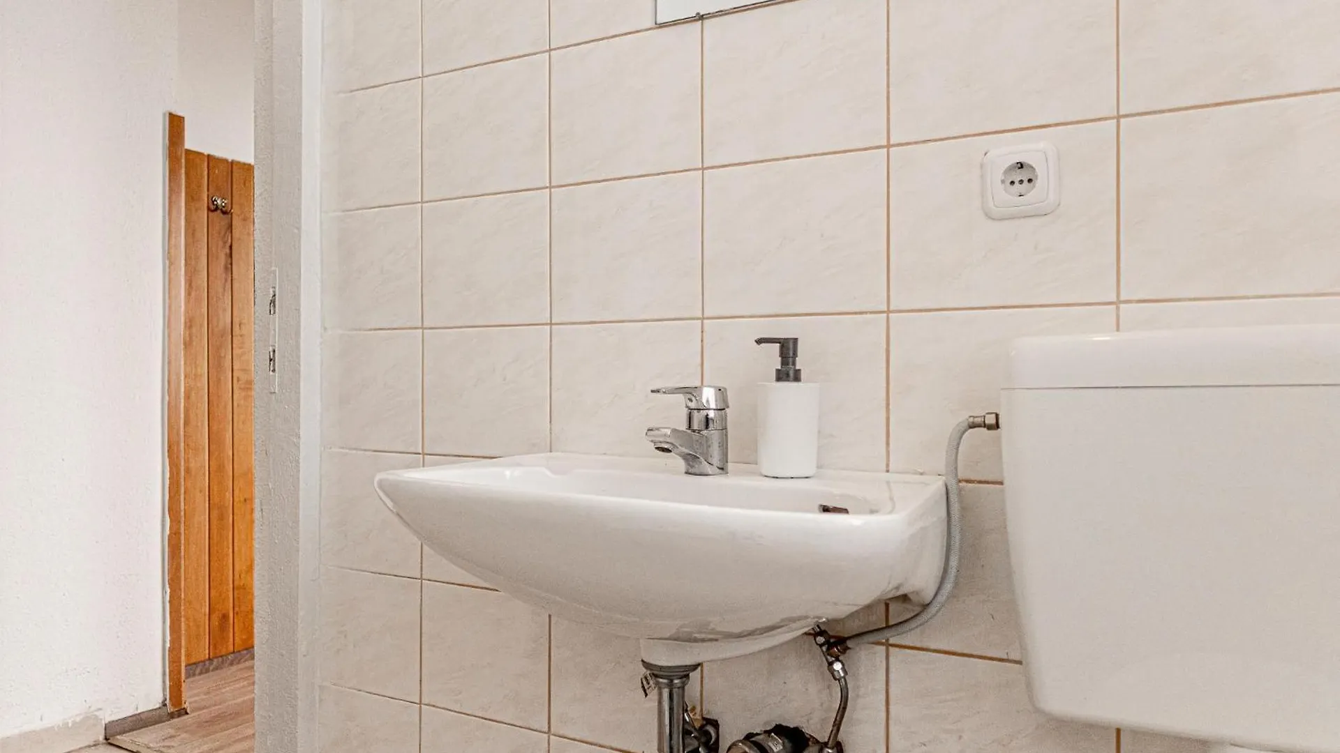 Apartment Comfy 2Br Wifi, Netflix, Near City Center Vienna