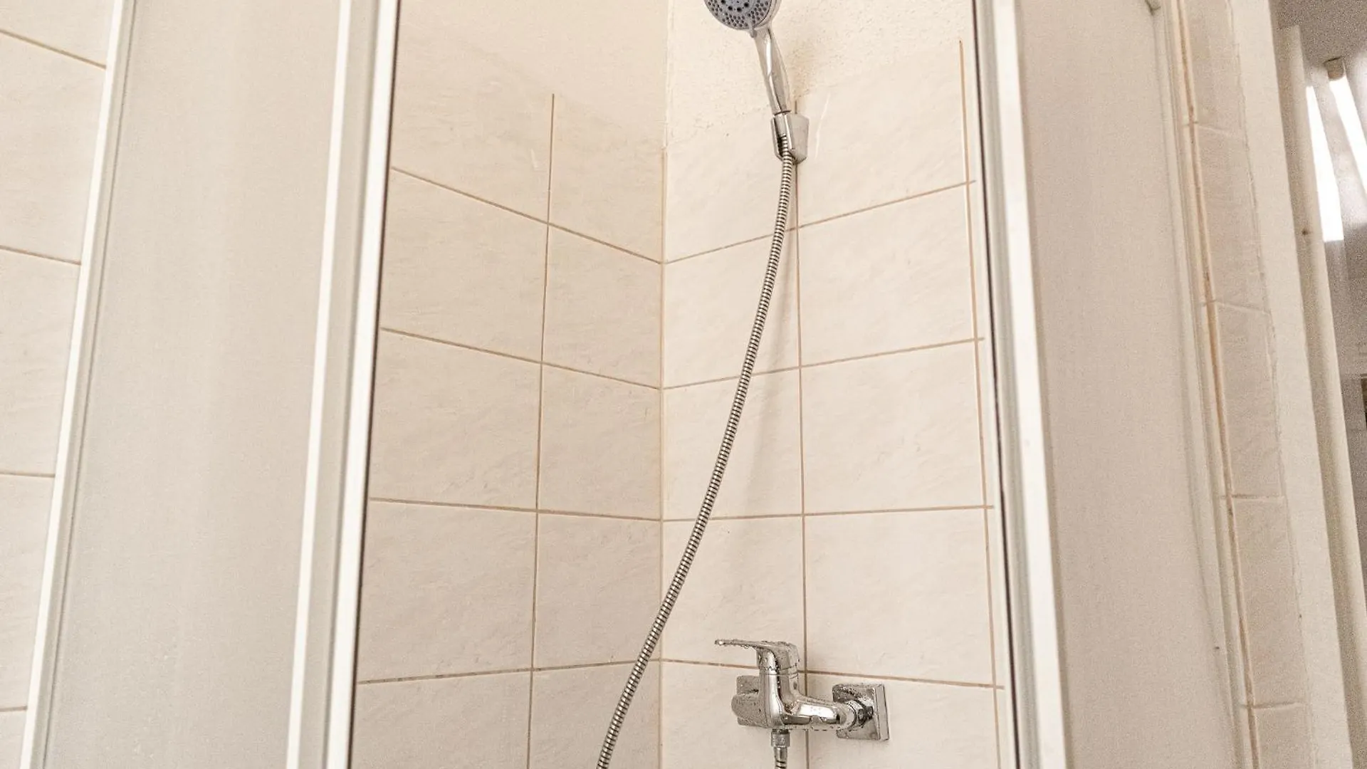 Comfy 2Br Wifi, Netflix, Near City Center Vienna